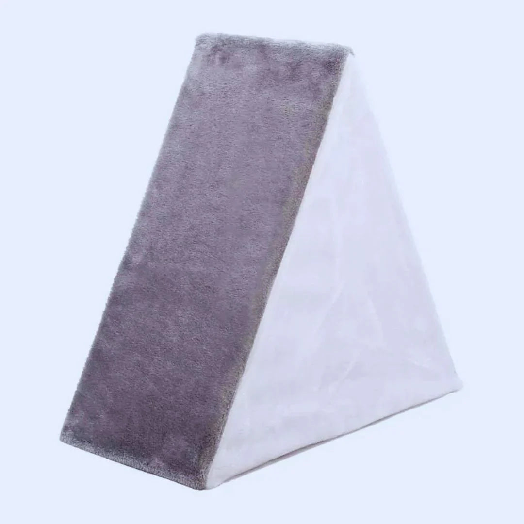 CuddleTipi – Cat Tent House with Scratching Surface & Play Ball
