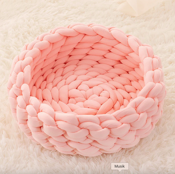 CozyWeave Hand-Woven Pet Basket