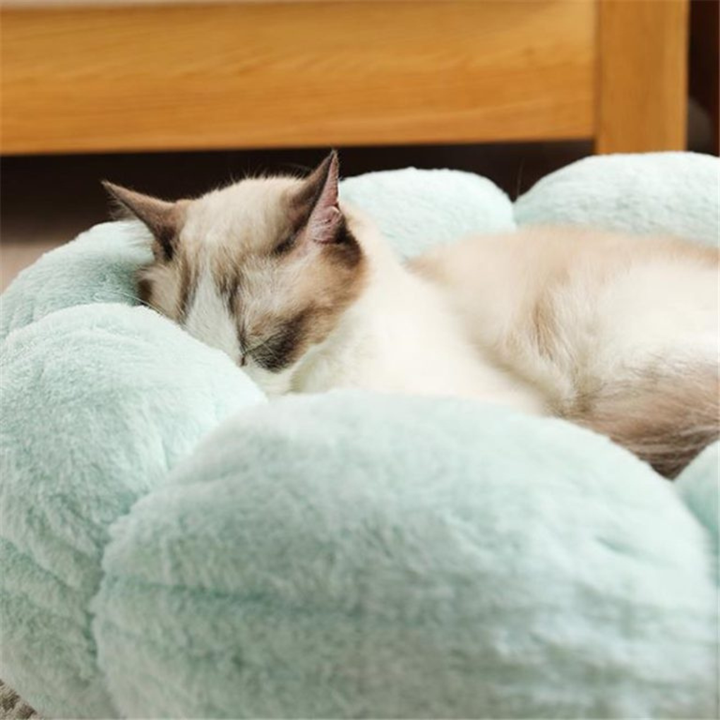 Flower-Shaped Cat Bed – Cozy Plush Pet Bed for Cats