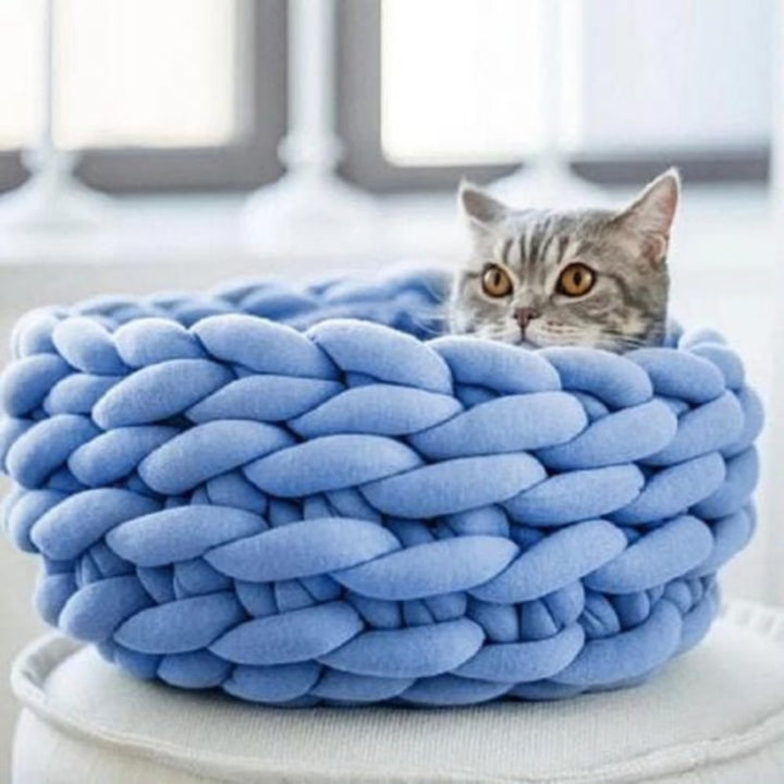 CozyWeave Rope Pet Bed – Breathable Comfort for Restful Sleep
