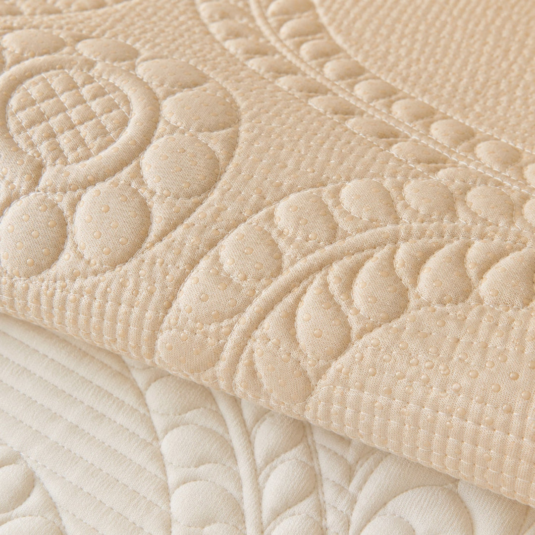 Paisley Sofa Cover | Non-Slip Flannel Sofa Protector | Machine Washable & Pet-Friendly