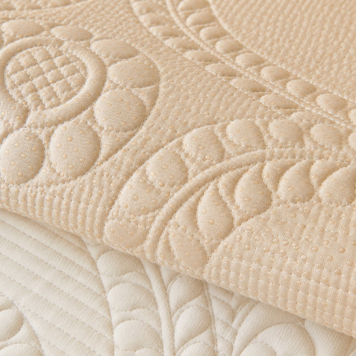 Paisley Sofa Cover | Non-Slip Flannel Sofa Protector | Machine Washable & Pet-Friendly